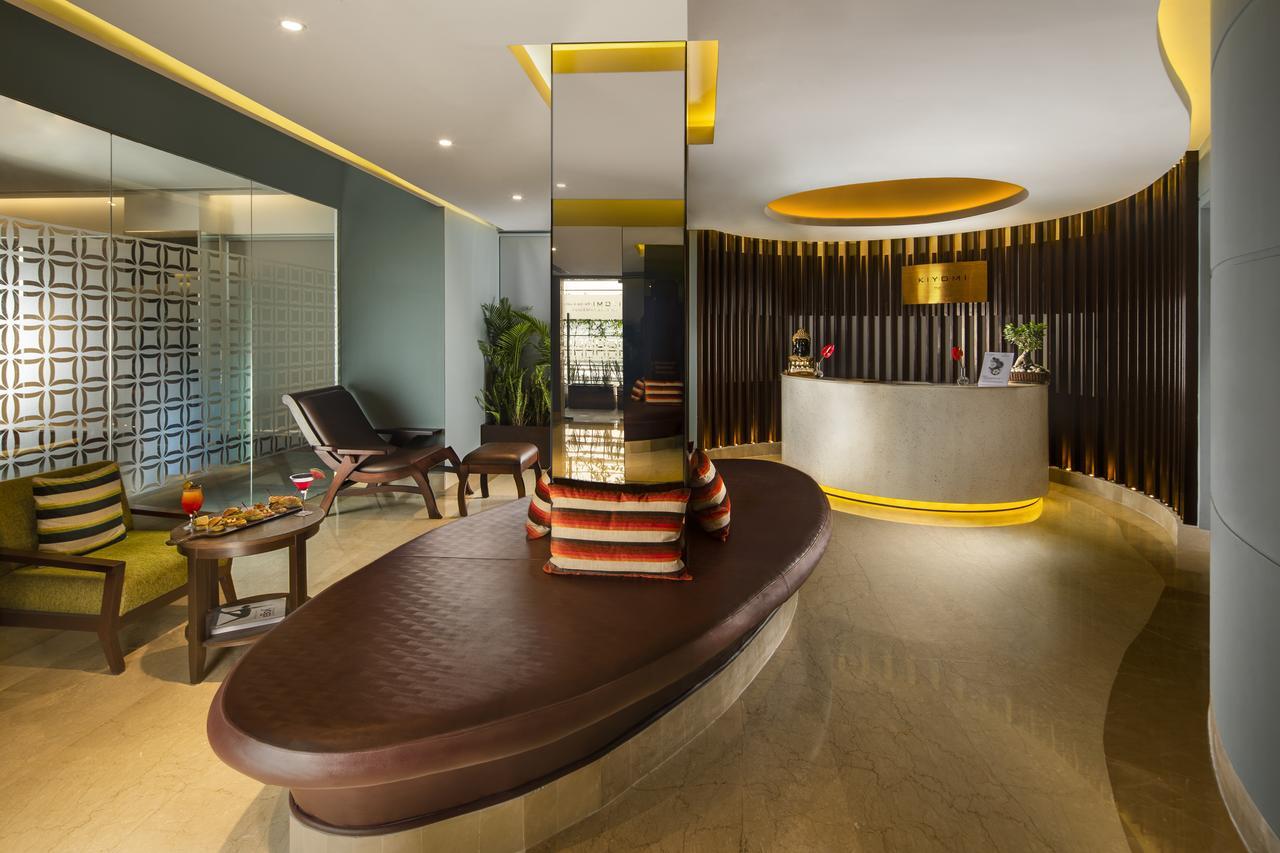 Sandal Suites By Lemon Tree Hotels Noida Eksteriør billede