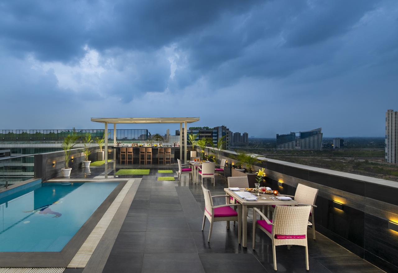 Sandal Suites By Lemon Tree Hotels Noida Eksteriør billede