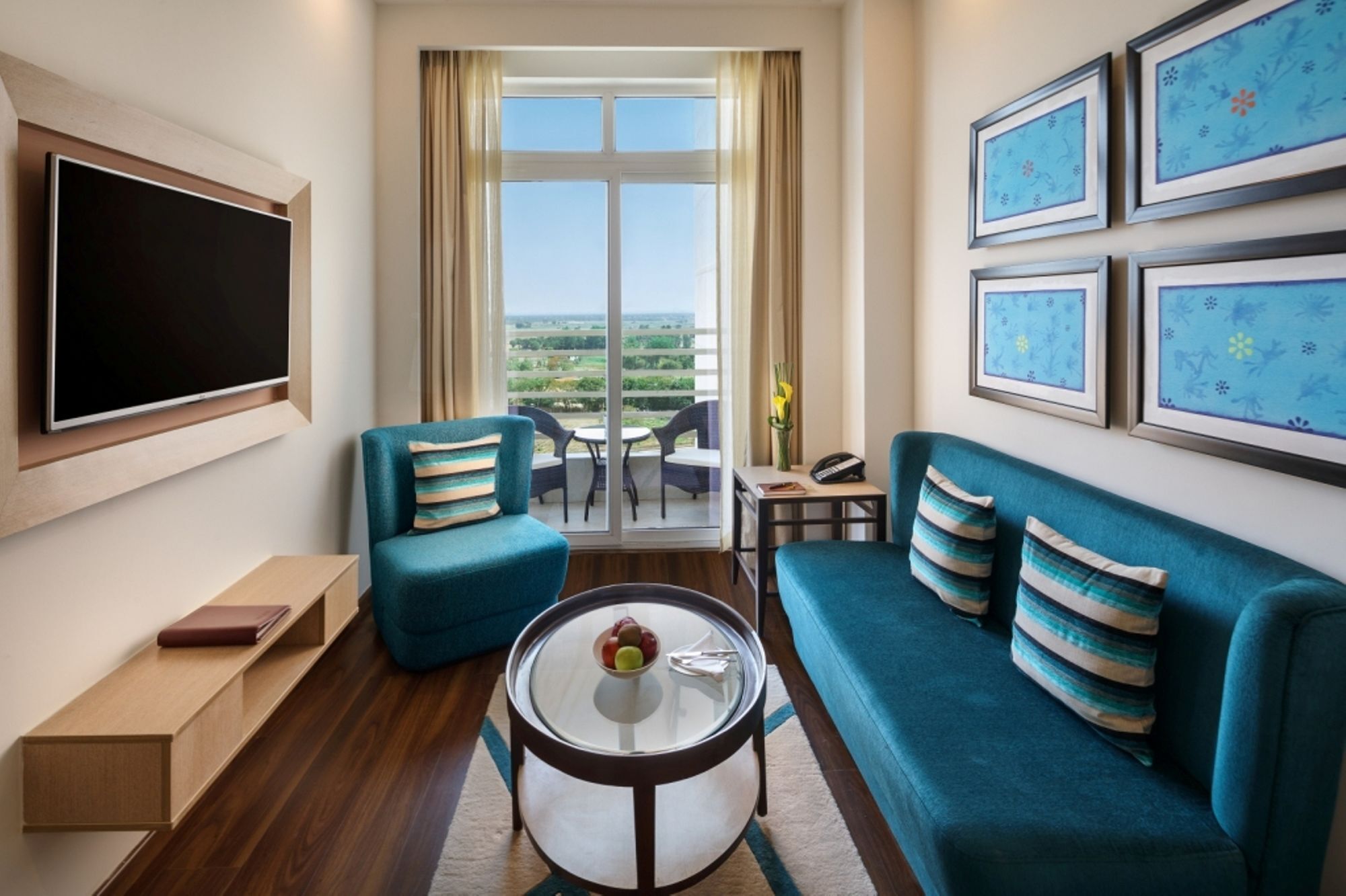 Sandal Suites By Lemon Tree Hotels Noida Eksteriør billede